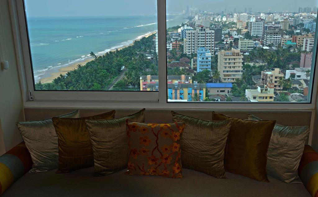 Апартаменты The Penthouse Above Sea Дехивала-Маунт-Лавиния Экстерьер фото