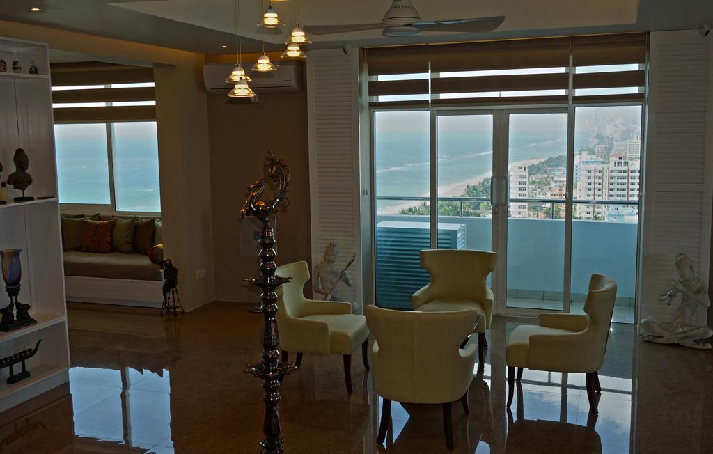 Апартаменты The Penthouse Above Sea Дехивала-Маунт-Лавиния Экстерьер фото