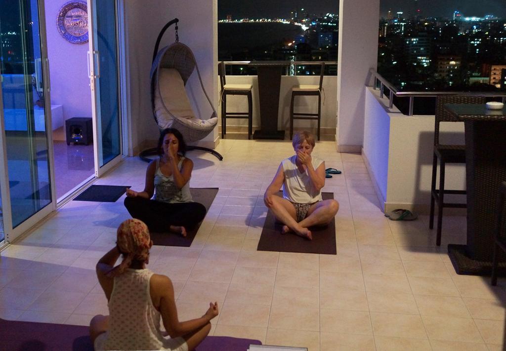 Апартаменты The Penthouse Above Sea Дехивала-Маунт-Лавиния Экстерьер фото