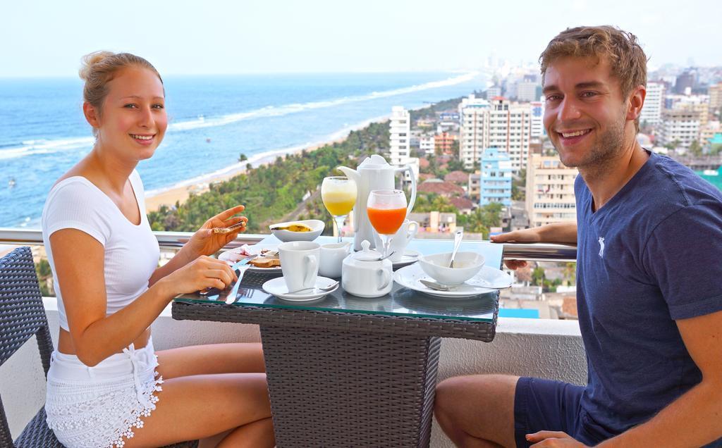 Апартаменты The Penthouse Above Sea Дехивала-Маунт-Лавиния Экстерьер фото
