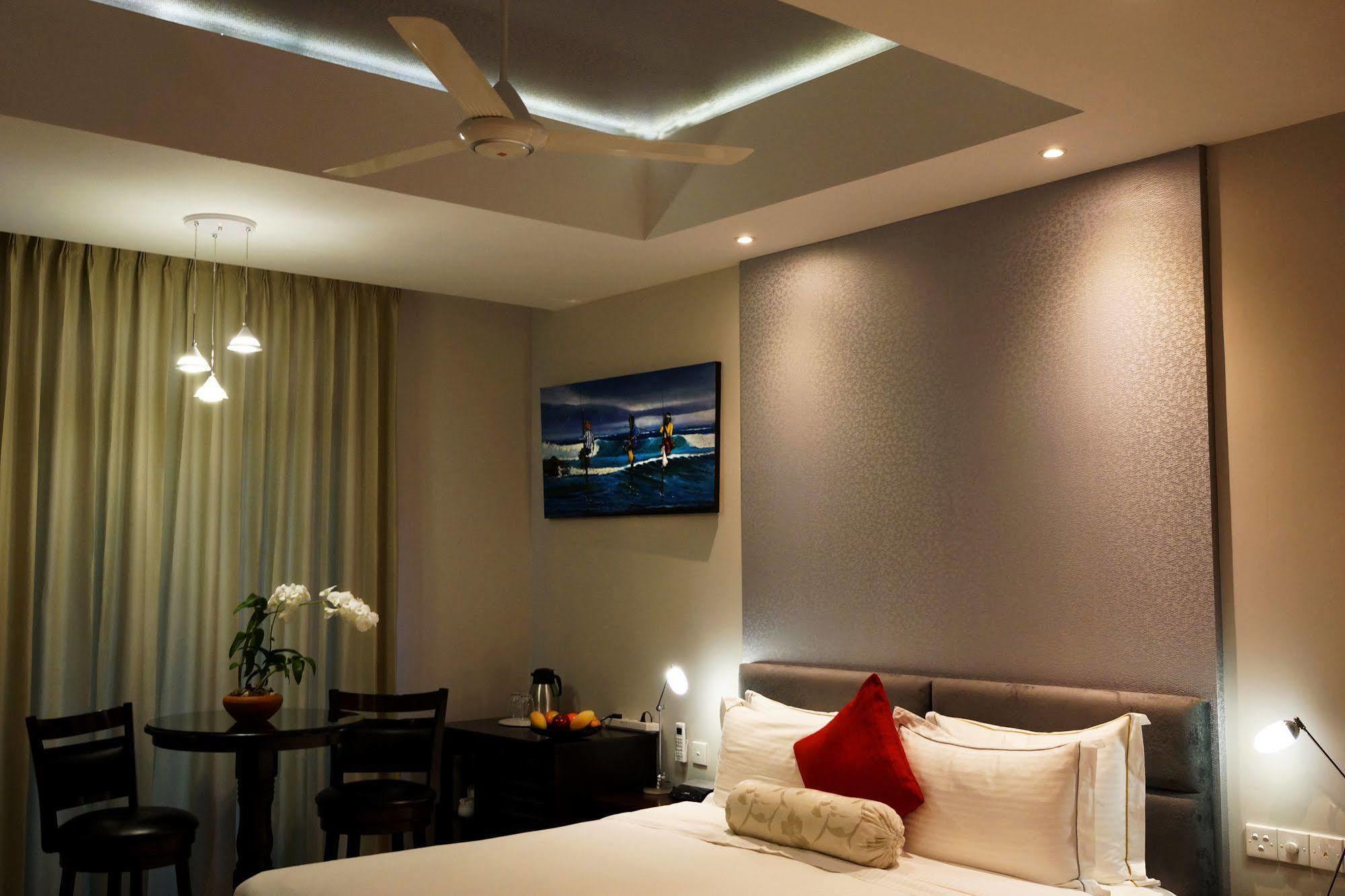 Апартаменты The Penthouse Above Sea Дехивала-Маунт-Лавиния Экстерьер фото