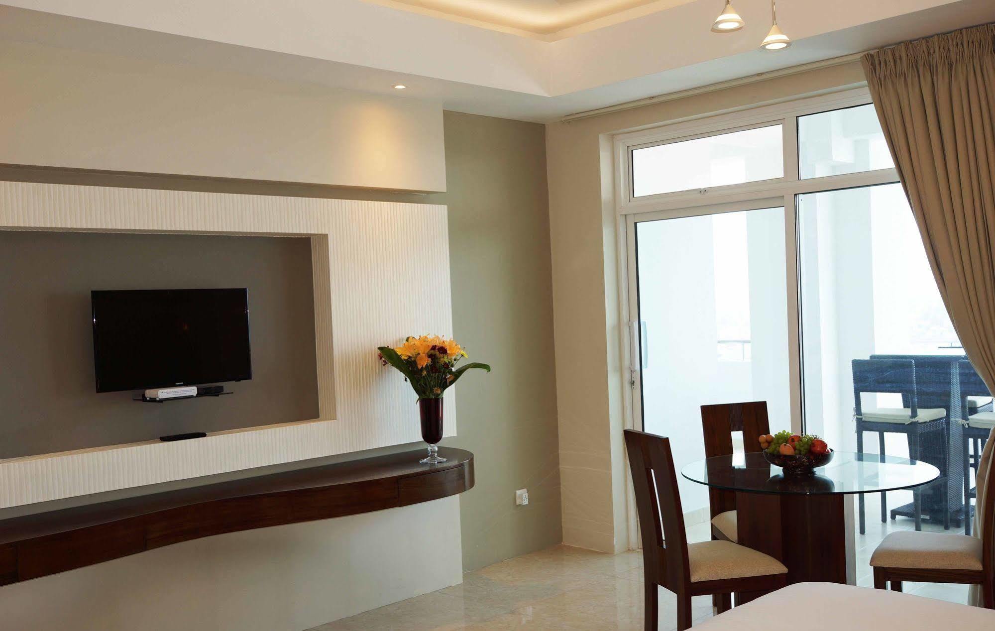 Апартаменты The Penthouse Above Sea Дехивала-Маунт-Лавиния Экстерьер фото