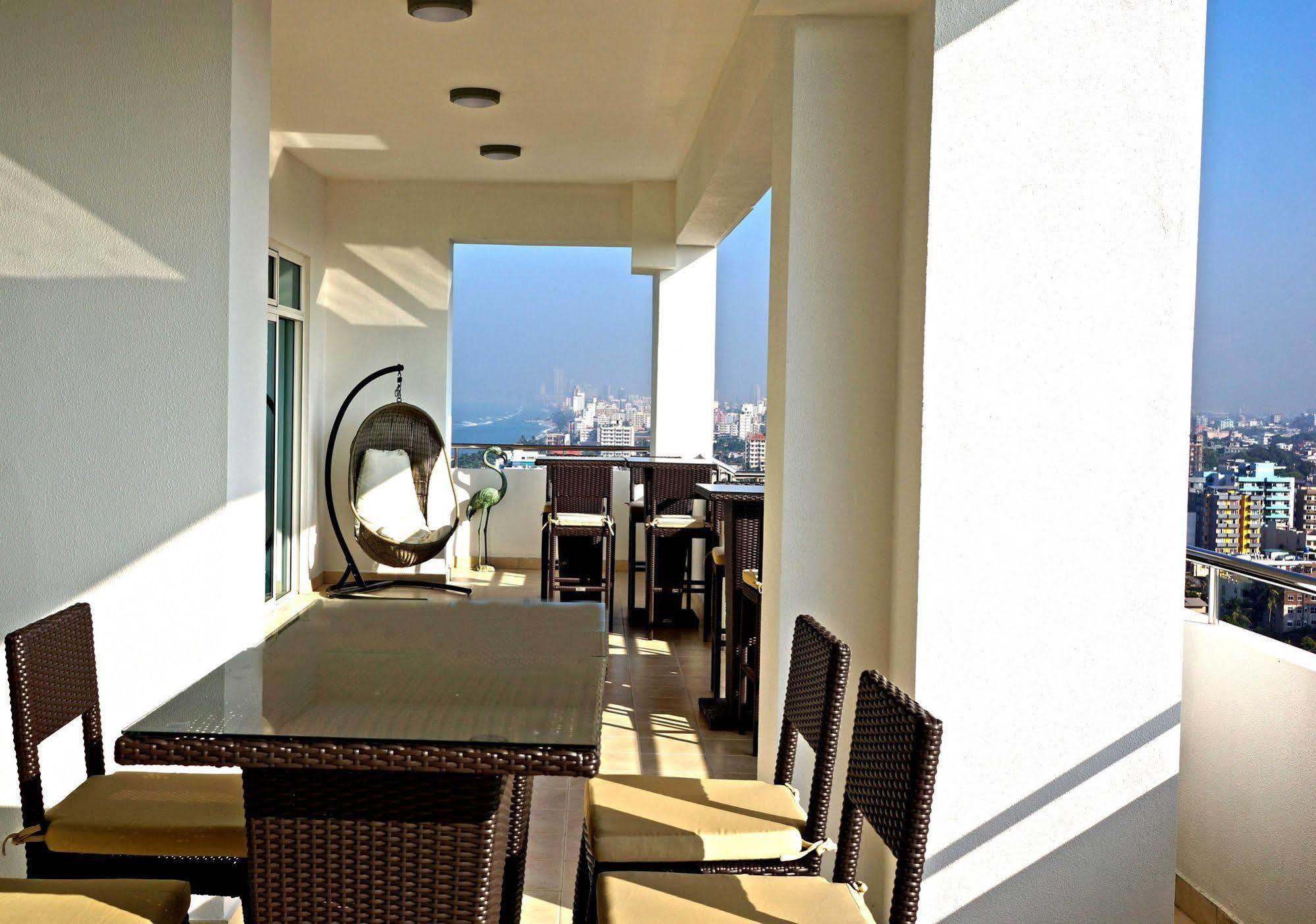 Апартаменты The Penthouse Above Sea Дехивала-Маунт-Лавиния Экстерьер фото